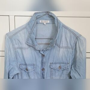 Denim Button Up Blouse Blue Jean Medium Woman Used Excellent Condition